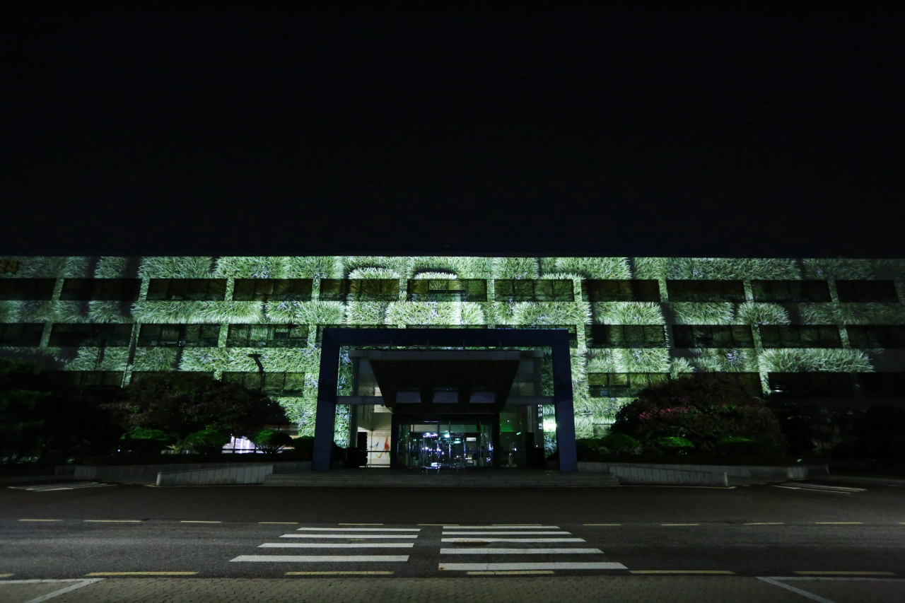 Biosphere: JENGA (2024) by Minhyeok Seo, Junyeong Im — Site-specific Projection mapping 4 '30" projection, Two Channel Audio; image 10 of 11