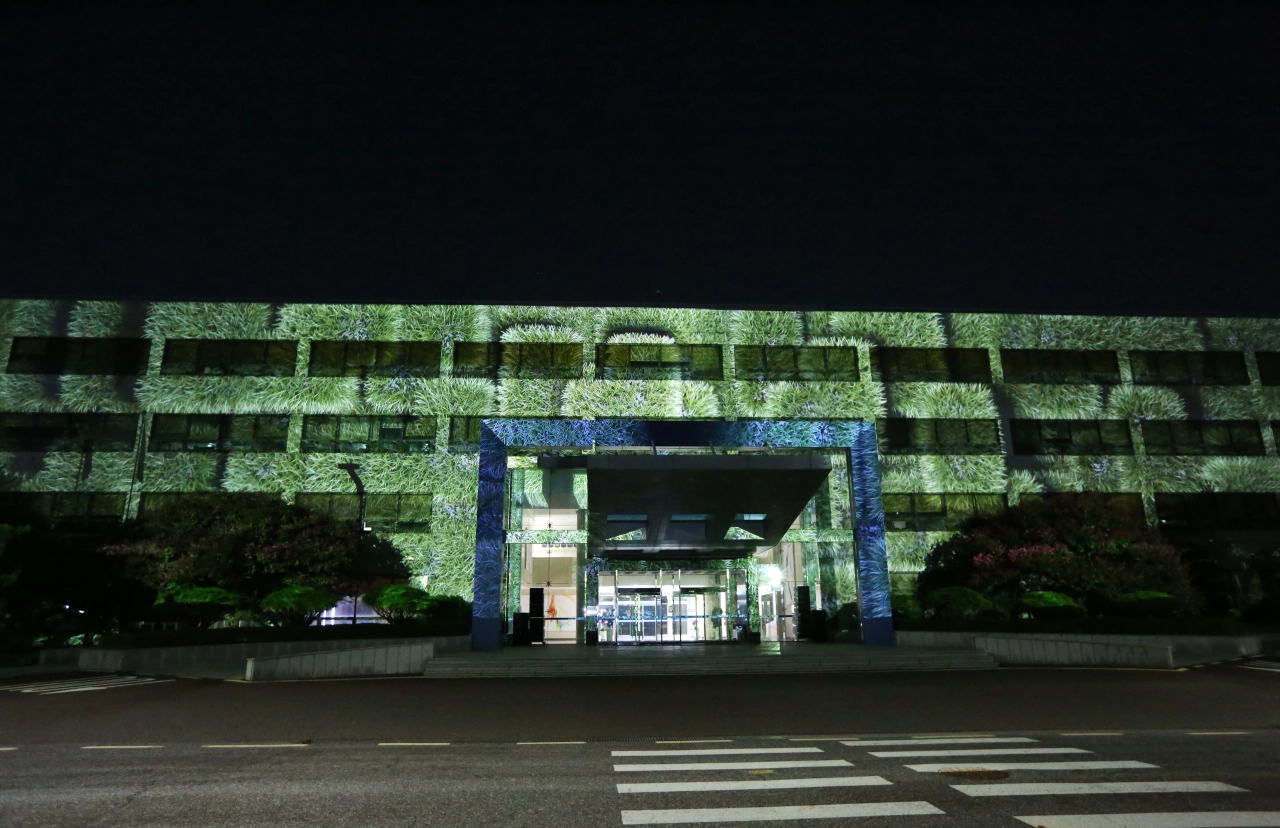 Biosphere: JENGA (2024) by Minhyeok Seo, Junyeong Im — Site-specific Projection mapping 4 '30" projection, Two Channel Audio; image 2 of 11