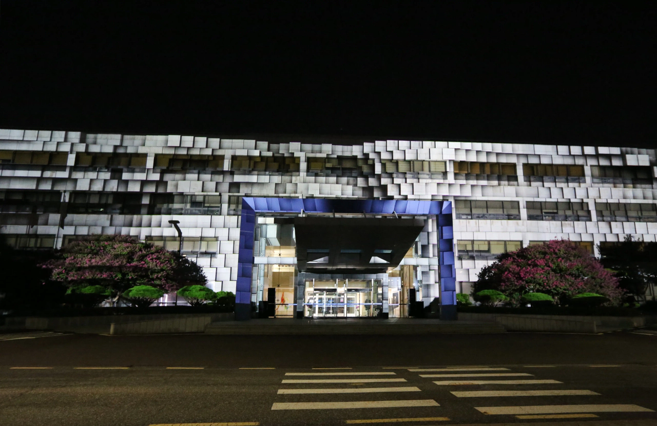 Biosphere: JENGA (2024) by Minhyeok Seo, Junyeong Im — Site-specific Projection mapping 4 '30" projection, Two Channel Audio; image 3 of 11