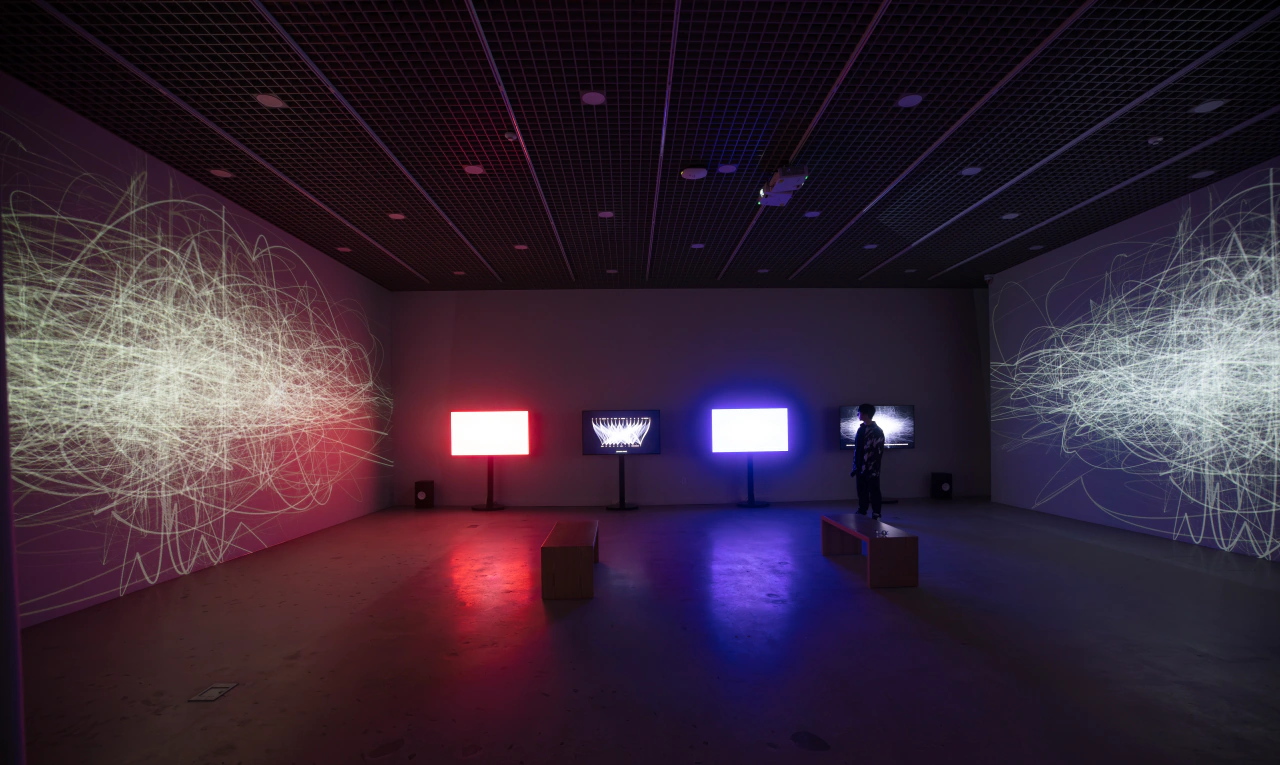 SoTA (2024) by Jeanyoon Choi, Euan Kang, SeJoon Park, Minhyeok Seo, Prof. Yiyun Kang — Multi-Device Web Artwork (4 Displays, 2 Projectors, 1 Mobile, 4 Channel Audio); image 6 of 11